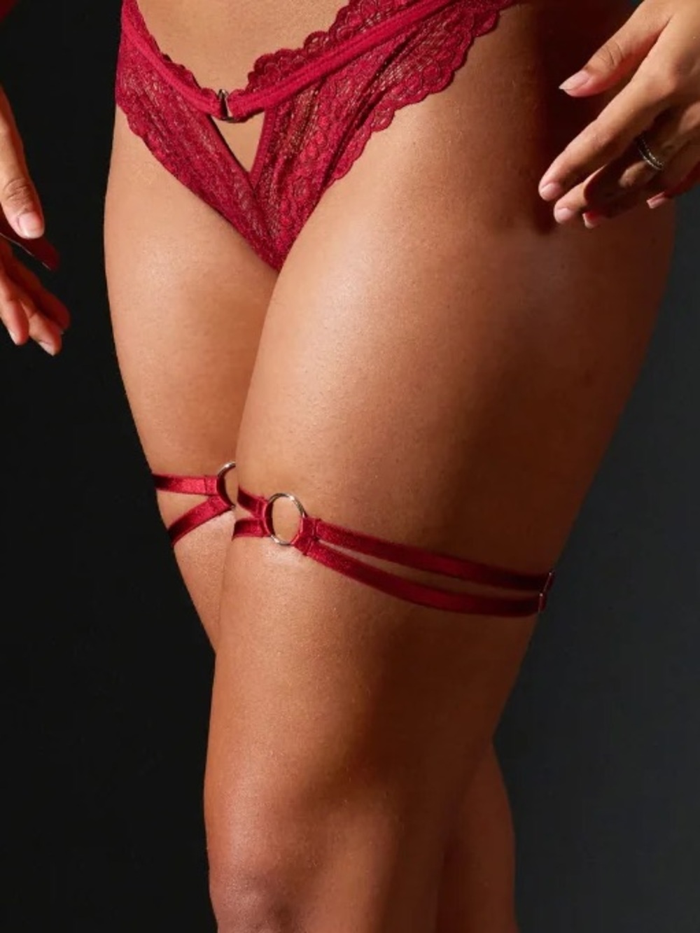 Thistle and Spire Ruby Thigh Leg Garters NWT